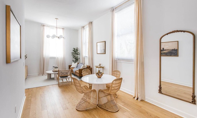 Downtown Charleston Hotel | Charleston Downtown Luxe Apt King St | 360 King