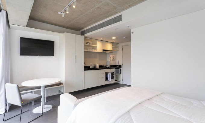 Sao Paulo Apartamento | Charlie onze22 Vila Madalena