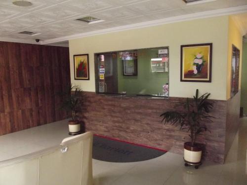 Zona Leste Hotel | Charlott Hotel