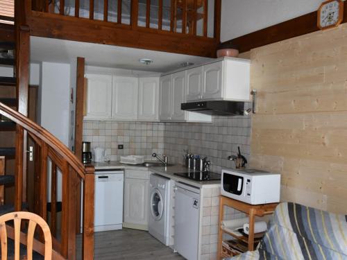 Pralognan-la-Vanoise Apartamento | Charmant appart avec mezzanine, balcon sud, piscine chauffée, proche pistes et centre - FR-1-464-5