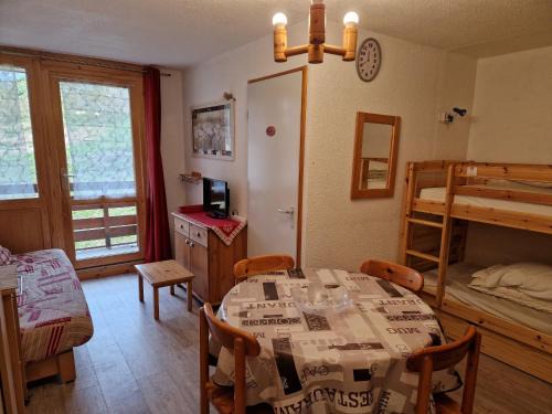 Montalbert Apartamento | Charmant appart rénové 28m², skis aux pieds - FR-1-755-4