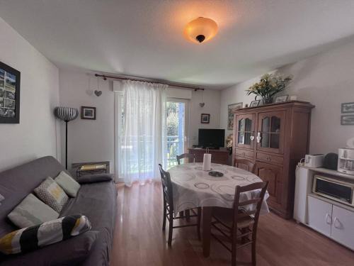 Cauterets Apartamento | Charmant appartement avec terrasse et parking privé à Cauterets - FR-1-812-110