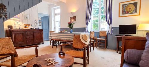 La Couarde-sur-Mer Villa | Charmante Maison de village avec étage