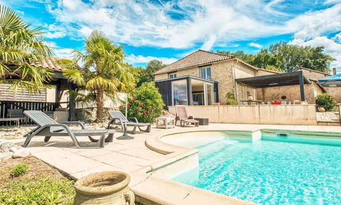 Montrem Casa | Charmante Maison avec Piscine