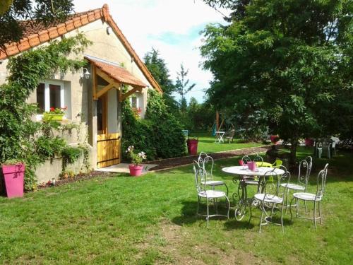 Avermes Casa | Charmante maison avec piscine et jardin près de Moulins - FR-1-489-324