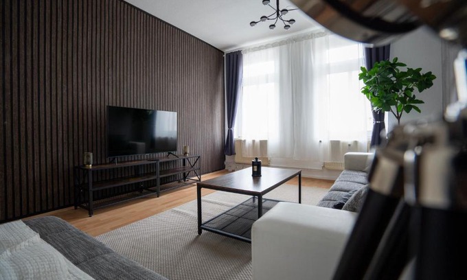 Zentrum-Sued Apartamento | Charmantes 5-Zi-Boho: Zentrumsnah & Arbeitsbereich