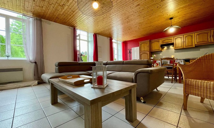 Saint-Julien-Molhesabate Cabaña | Casa rural con jardín privado en entorno natural, ideal para actividades al aire libre