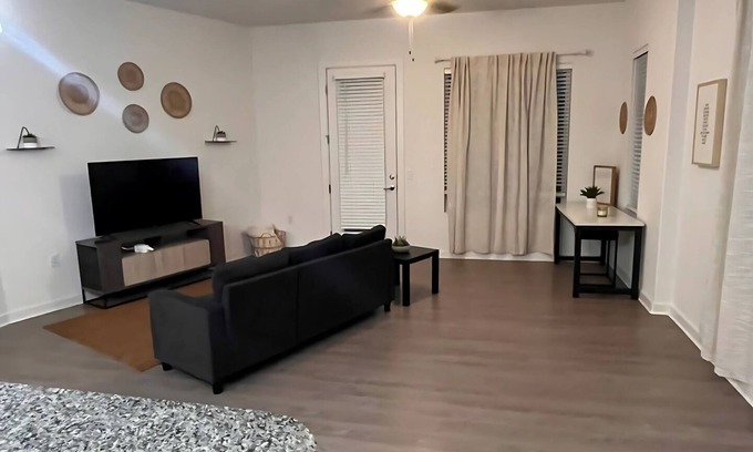 Leander Apartamento | Charming 1-bedroom apartment in Leander, featuring AC, WiFi