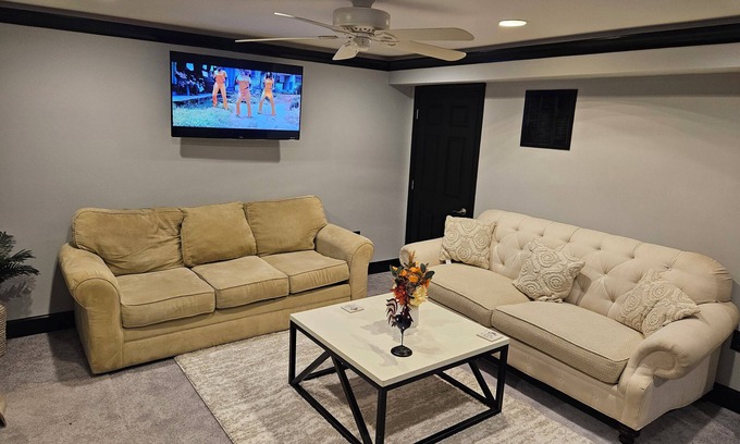 Sterling Condominio | Charming 1-bedroom condo in Sterling with AC ,fast wifi and private gate
