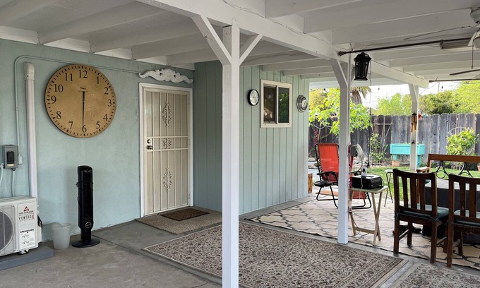 Fresno Casa | Charming 1-bedroom house in fantastic Fresno Tower District with WiFi, AC