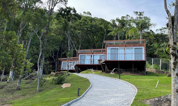 Acores Casa | Charming 1-bedroom bungalow in enjoyable Açores Florianópolis with AC