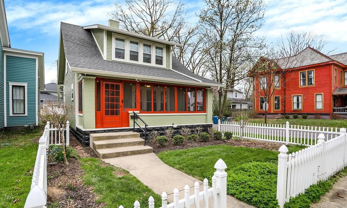 Noblesville Casa | Charming 1930s Bungalow Steps from Shops, Trails & Concerts