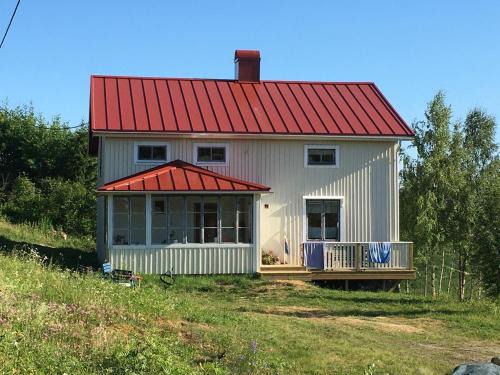Skog Casa | Charming 19th Century Timber Frame House in High Coast Area