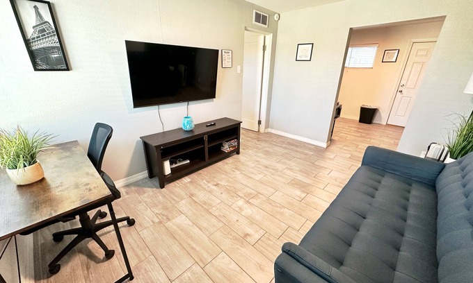 Biggs Field Apartamento | Charming 1BR/1BA Rental - Fully Remodeled & Cozy Unit 2