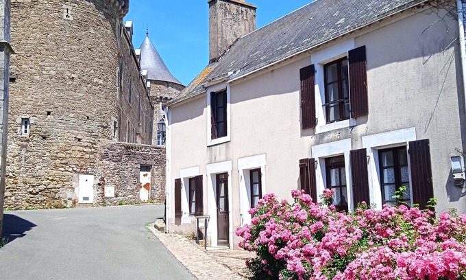 Sille-le-Guillaume Casa | Charming 2 bed historic house