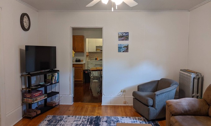 Calumet Apartamento | Charming 2 bedroom apartment in Calumet's Historic district!