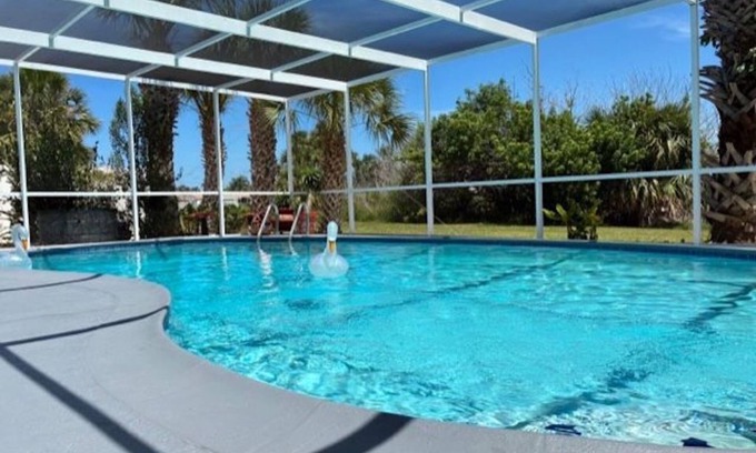 Gulf Harbors Casa | Charming 2-bedroom house in lovely New Port Richey with pool.