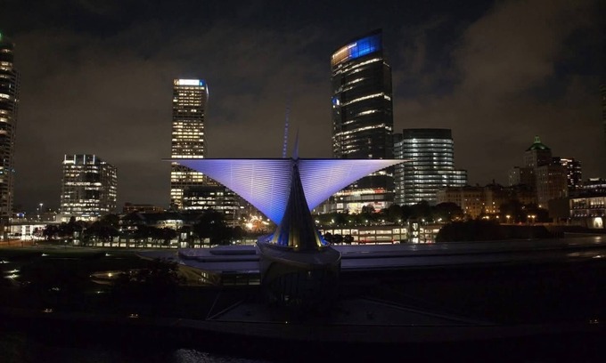 South Milwaukee Condominio | Charming 2-bedroom condo in peaceful South Milwaukee with AC