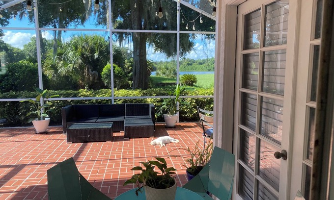 Winter Springs Casa | Charming 2-bedroom house with AC, WiFi in welcoming Winter Springs