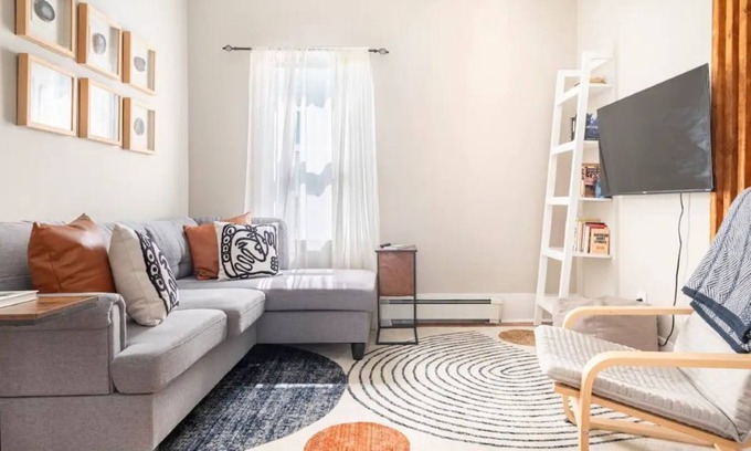 South Medford Apartamento | Charming 2-bedroom apartment with parking in lovely Somerville