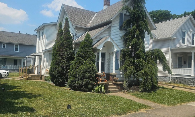 Sandusky Apartamento | Charming 2-bedroom apartment with WiFi, AC in Sandusky