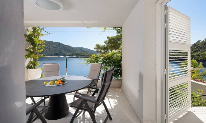 Pasadur Apartamento | Charming 2-bedroom apartment in delightful Pasadur with WiFi, AC, coast line.