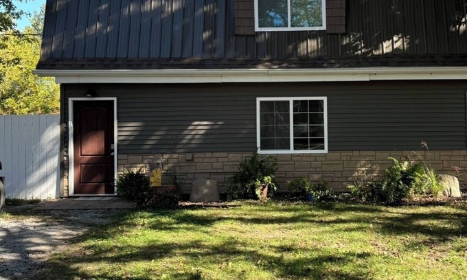 Benton Apartamento | Charming 2-bedroom apartment near Rend Lake