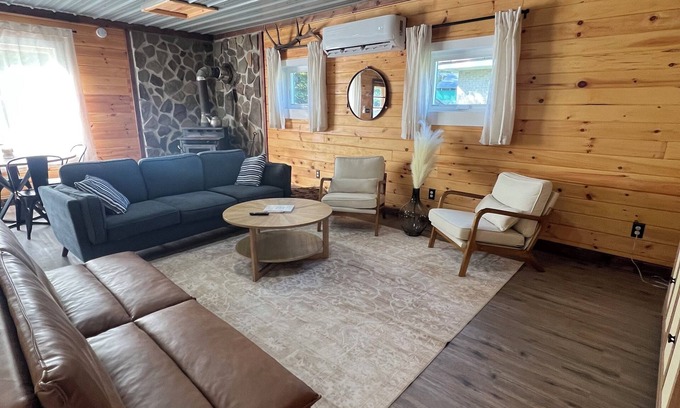Lewis Run Cabina | Charming 2-bedroom cabin in right next to Kinzua with AC