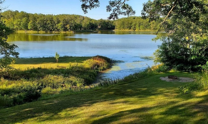 Birchwood Casa | Charming 2-bedroom cottage with WiFi, AC on quiet lake on trails with kayaks.