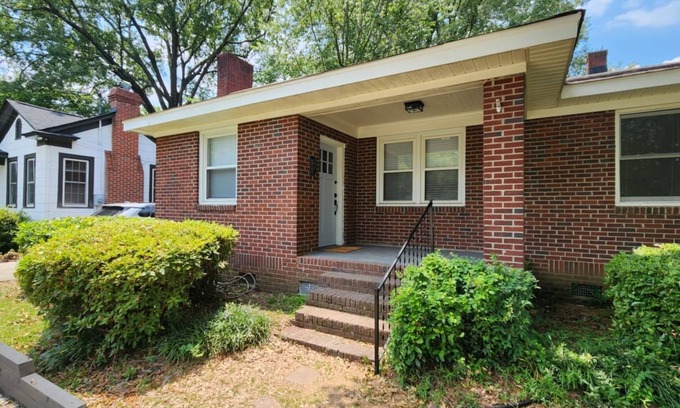 Earlewood Casa | Charming 2-bedroom duplex home in Historic Earlewood