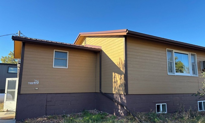 Olive Casa | Charming 2-bedroom Getaway in Broadus