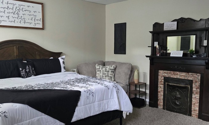 Portland Casa | Charming 2-bedroom house in close proximity to the YUM Ctr, the Downs, etc.