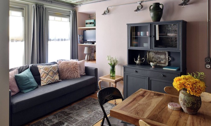 Balat Casa | Charming 2-bedroom house with WiFi and AC in vibrant Istanbul