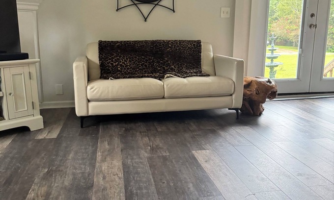 Apex Casa | Charming 2-bedroom house- newly renovated