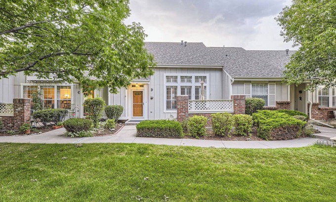 Littleton Casa | Charming 2-bedroom townhome with WiFi, AC in adorable Littleton
