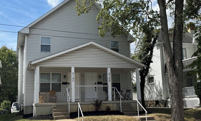 University District Casa | Charming 2-Bedroom Townhome with WiFi and AC in fantastic Columbus