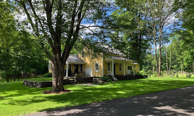 Town of Olive Cabaña | Charming 2-bedroom cottage on private 4 acres with modern amenities