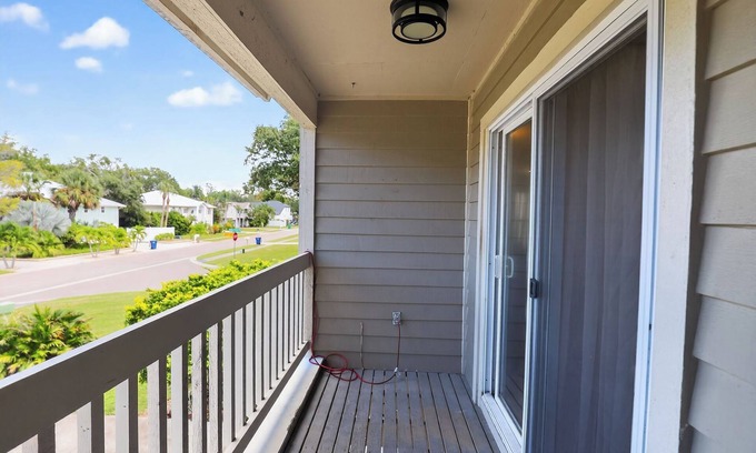 Ozona Casa | Charming 2-bedroom house in peaceful Palm Harbor with coffee bar