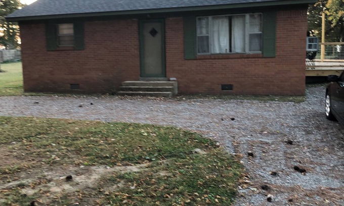 Hornbeak Cabaña | Charming 2-bedroom waterfront cottage on Reelfoot Lake in Samburg, TN