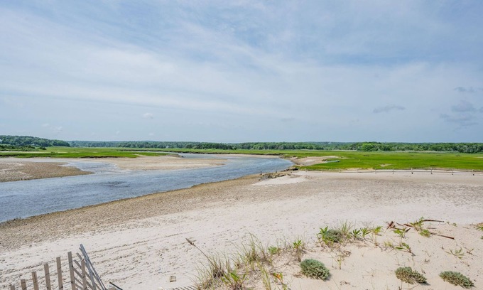 East Sandwich Cabaña | Hidden Gem with Sweeping Cape Cod Bay Views