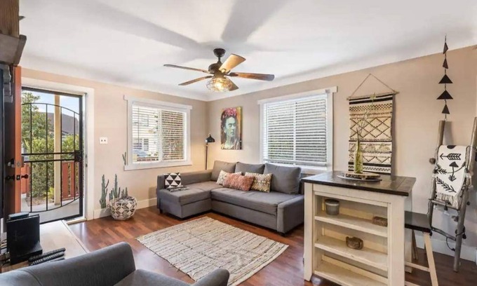 Alamitos Beach Casa | Charming 2B1B near Beach, your perfect staycation