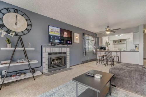 Northeast Colorado Springs Apartamento | Charming 2bd Near to Stores Restaurants & Hiking