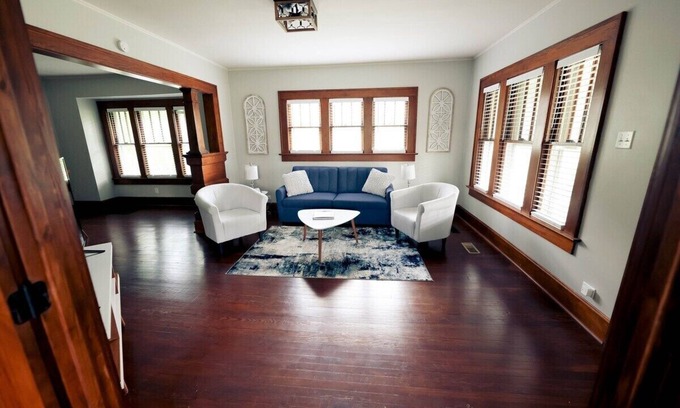 Terre Haute Casa | Charming 2BR / King Bed Firepit 9 Min to ISU