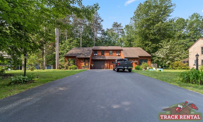 Malta Casa | Charming 2BR Townhome – Minutes to Saratoga & Nature