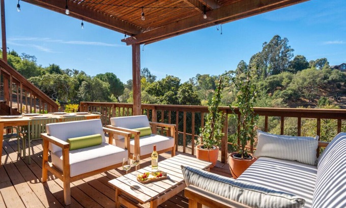 Santa Rosa Apartamento | Charming 3 BD Retreat - Spa, EV Charger, Views