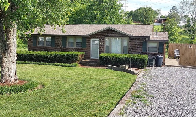 Hendersonville Casa | Charming 3-bedroom house with private patio, 20min to dwntn Nashville/ Airport