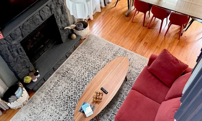 Albrightsville Chalet De Esquí | Charming 3-bedroom chalet with, Hot tub,Game room,Fireplace, near Jim Thorpe.