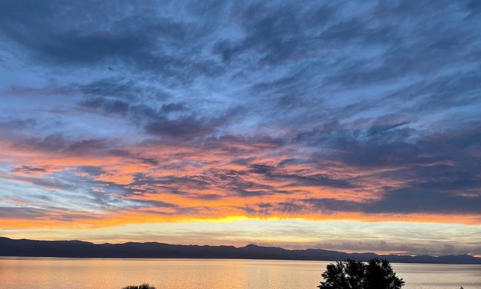 Dingle Casa | Charming 3-bedroom beach house, fabulous St. Charles, Idaho - Beautiful Views