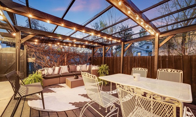 Eiber Casa | Charming 3 Bedroom 1940s Farm House