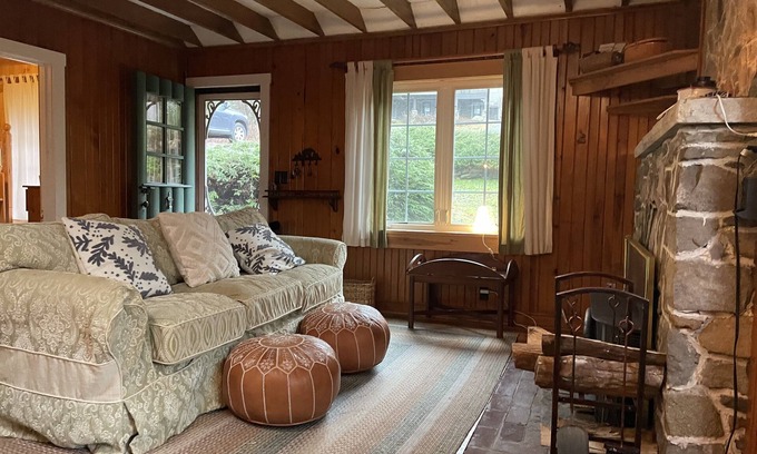 Laporte Cabaña | Charming 3 Bedroom, 2 Bath Cottage on Lake Mokoma